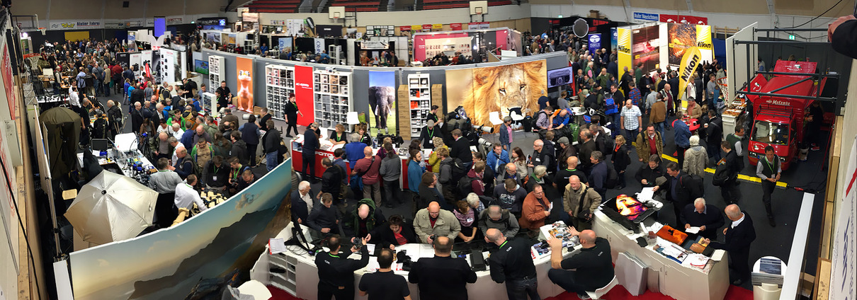 Der erweiterte Fotomarkt in der Rundturnhalle