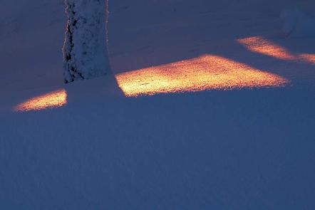 Michal Budzynski | Lichtstrahl | Light Projection